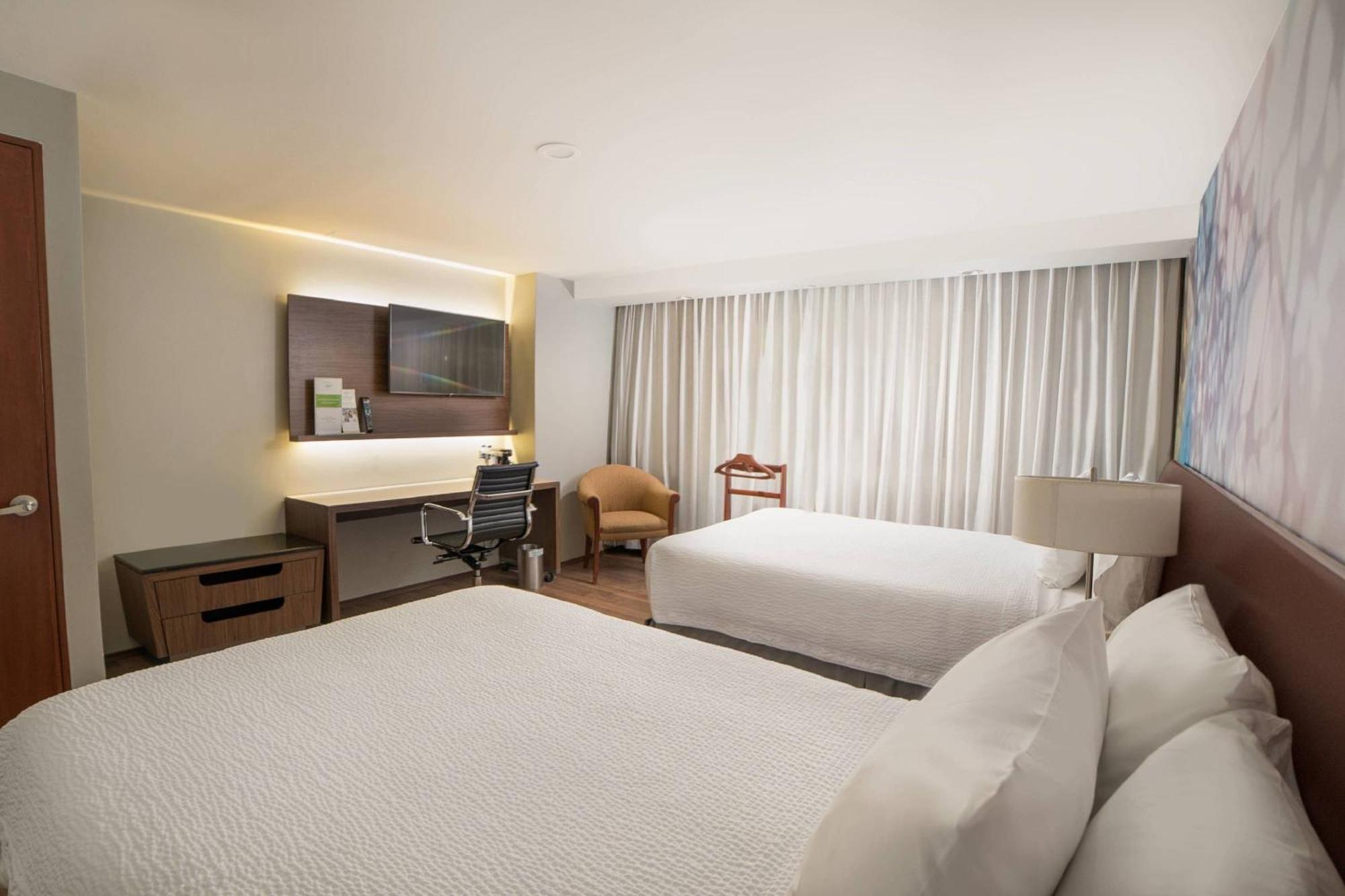 Courtyard By Marriott Mexico City Revolucion Exterior photo
