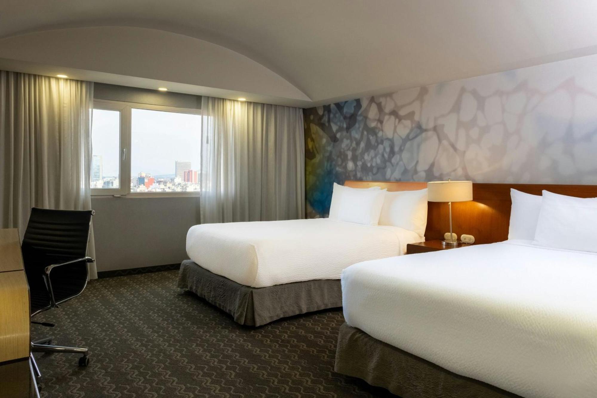 Courtyard By Marriott Mexico City Revolucion Exterior photo